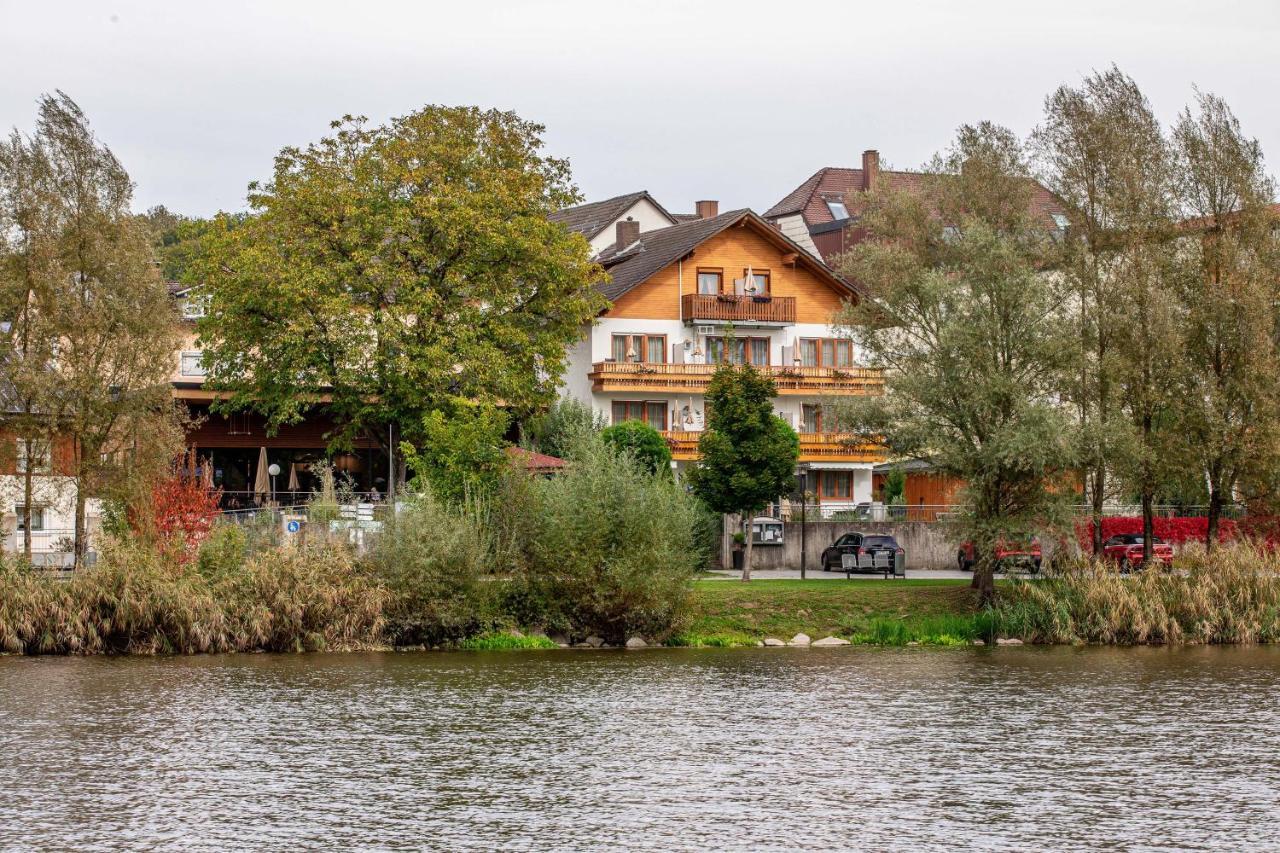 Landgasthof Moser & Restaurant Bootshaus Windorf  Экстерьер фото